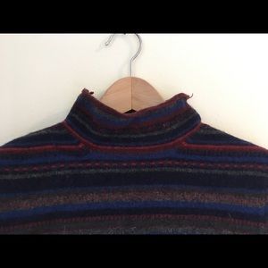 ♦️ Eddie Bauer Dark Colorful Sweater